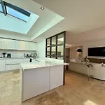 Queen Of South Villa