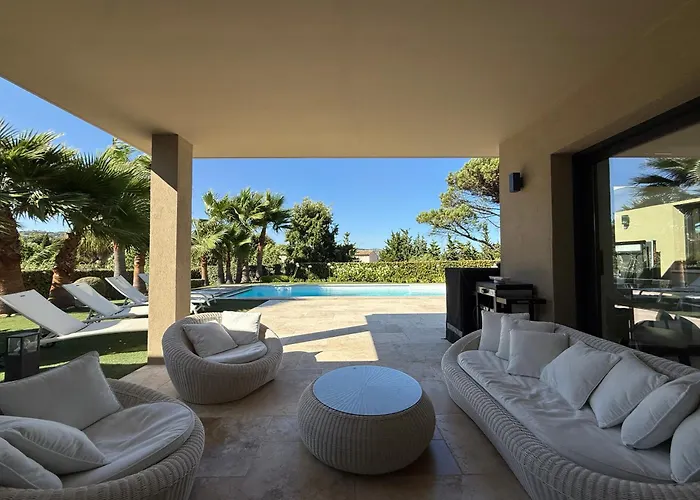 Villa Queen Of South