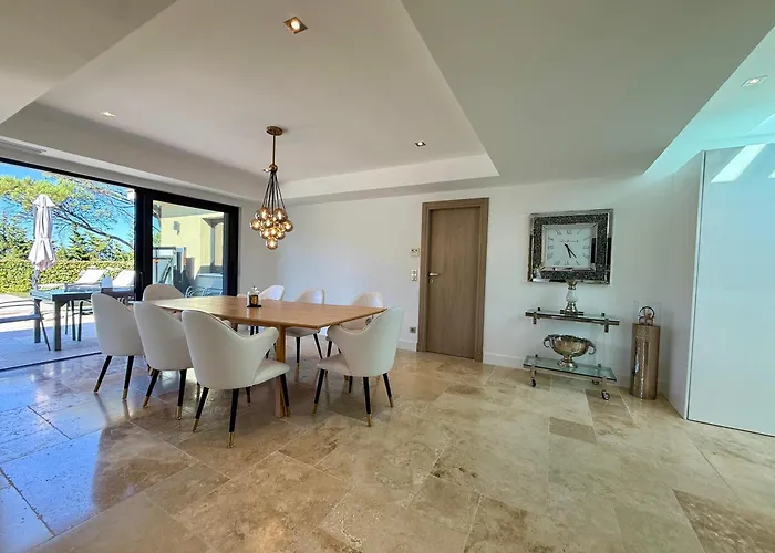 Queen Of South Сент-Максим