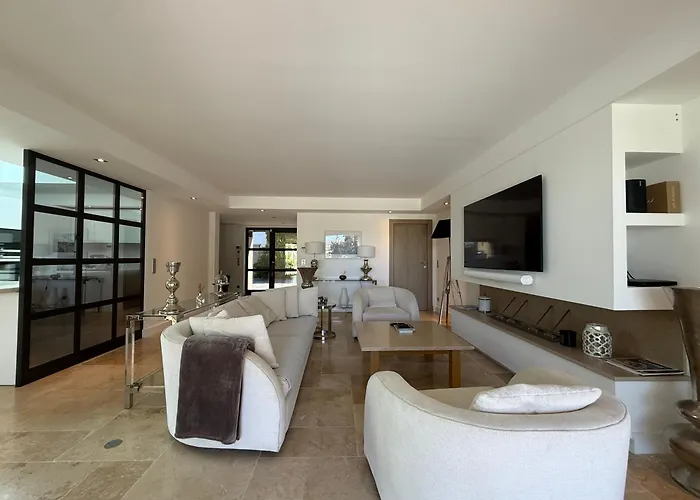 Queen Of South * Sainte-Maxime