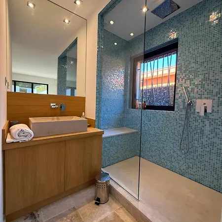 Villa Queen Of South