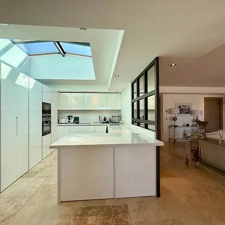 Queen Of South Villa *