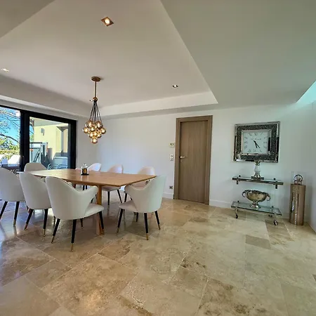 Queen Of South Sainte-Maxime