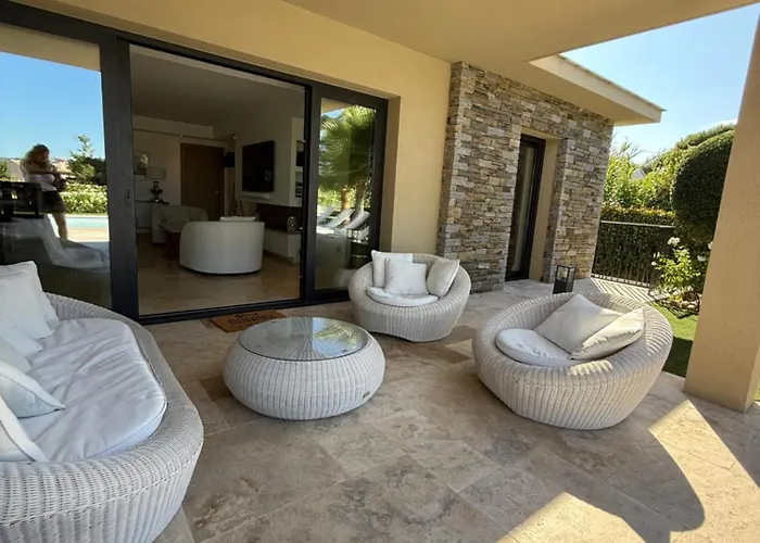 Queen Of South Villa *